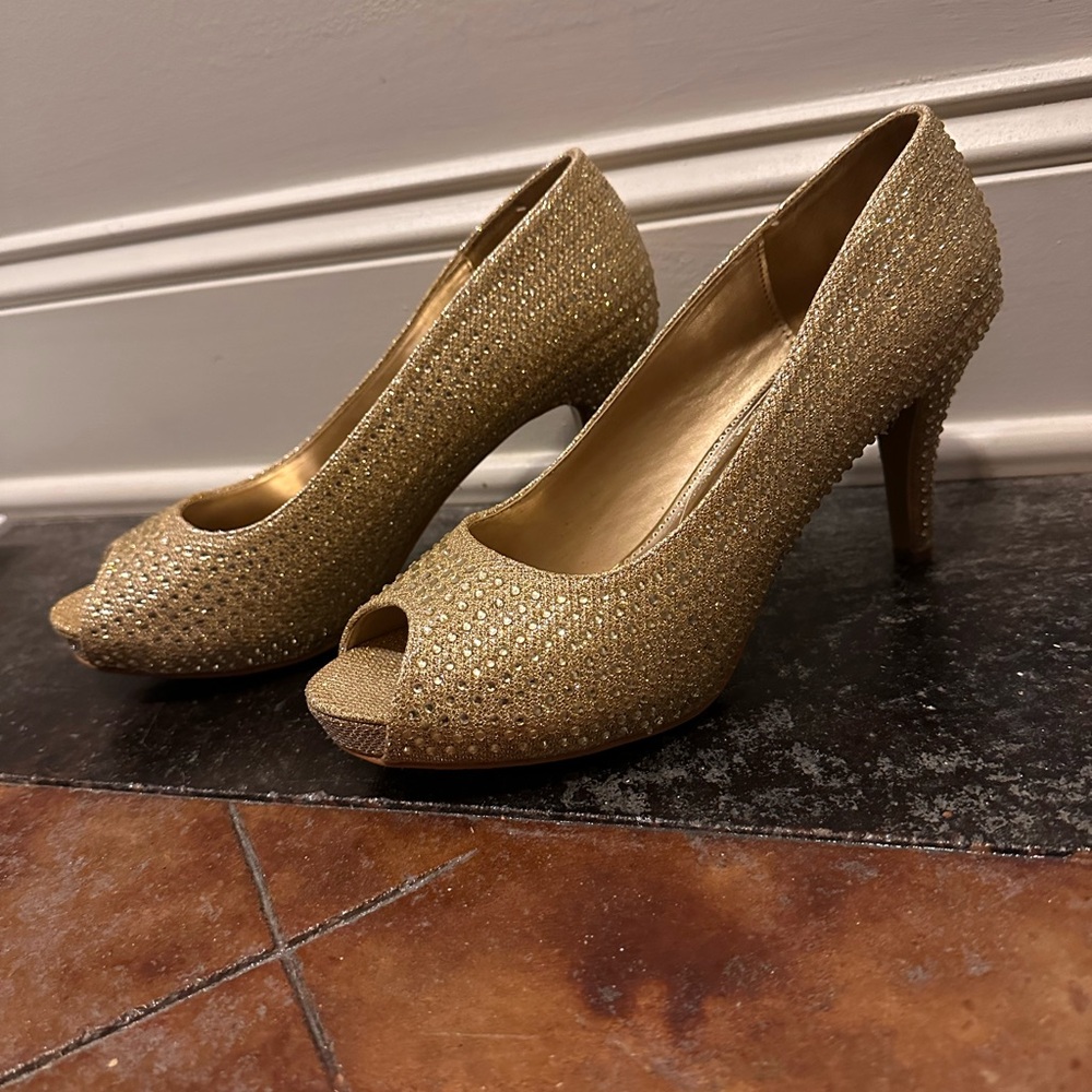 Elegant Gold Peep-Toe Heels